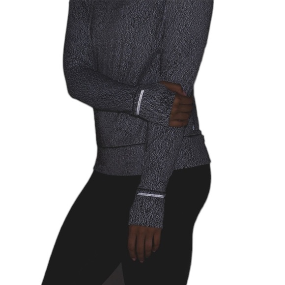 06 LULULEMON Rush Hour Long Sleeve Top Size 12 Black & White Relaxed Fit Top - Picture 12 of 15